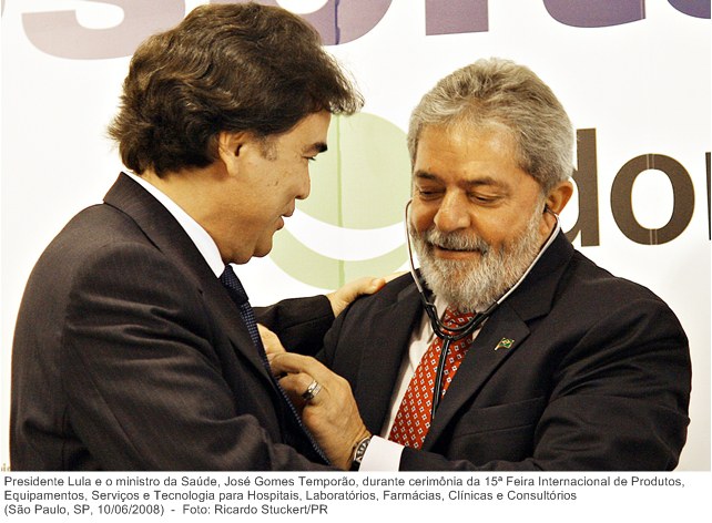 Presidente Lula e o ministro da Saúde, José Gomes Temporão, durante cerimônia da 15ª Feira Internacional de Produtos, Equipamentos, Serviços e Tecnologia para Hospitais, Laboratórios, Farmácia.