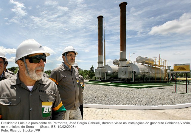 Presidente Lula e o presidente da Petrobras, José Sergio Gabrielli, durante visita às instalações do gasoduto Cabiúnas-Vitória, no município de Serra.