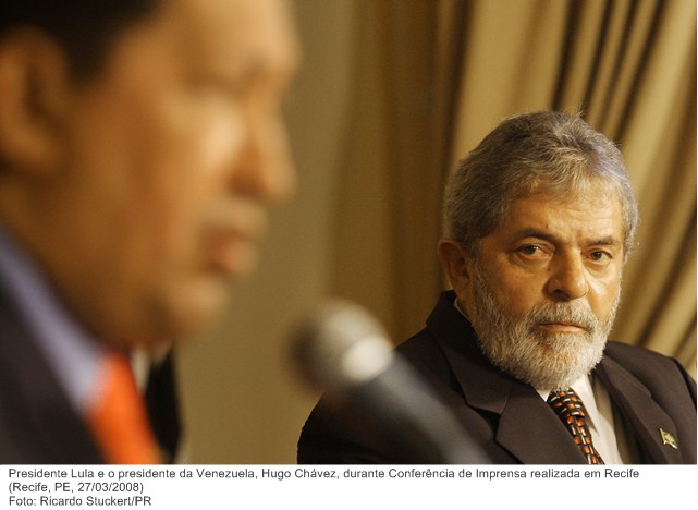 Presidente Lula e o presidente da Venezuela, Hugo Chávez, durante Conferência de Imprensa realizada em Recife.