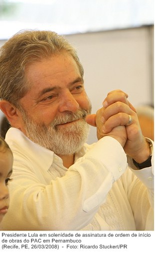 Presidente Lula em solenidade de assinatura de ordem de início de obras do PAC em Pernambuco.