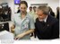 Presidente Lula em visita aos laboratórios de produção de telefones celulares da Samsung, em Campinas.