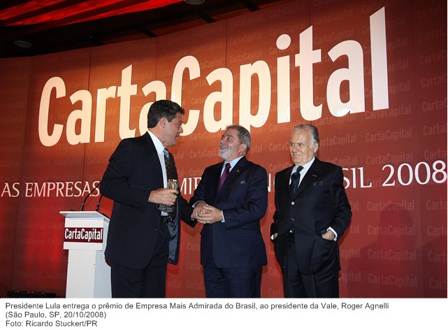 Presidente Lula entrega o prêmio de Empresa Mais Admirada do Brasil, ao presidente da Vale, Roger Agnelli.