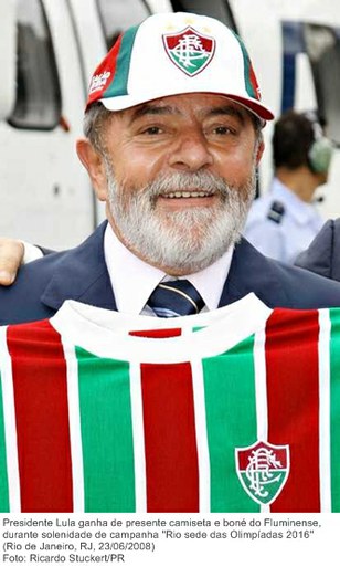 Presidente Lula ganha de presente camiseta e boné do Fluminense, durante solenidade de campanha ''Rio sede das Olimpíadas 2016''.