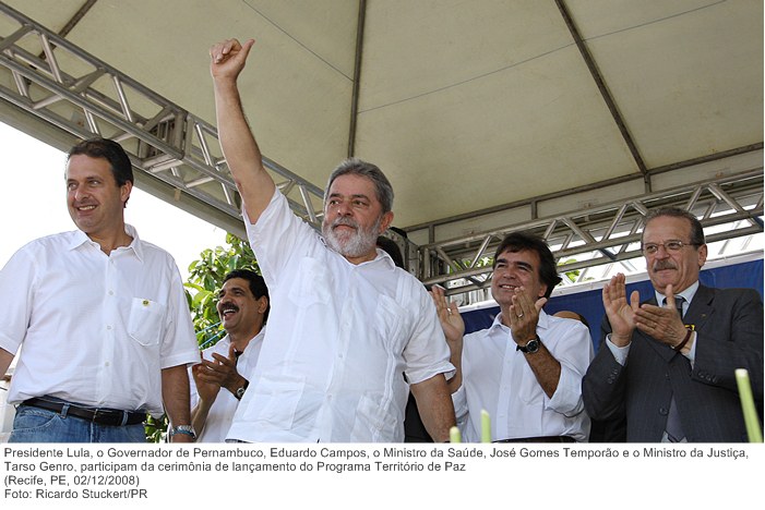 Presidente Lula, o Gov. de Pernambuco, Eduardo Campos, o Min. da Saúde, José Gomes Temporão e o Min. da Justiça, Tarso Genro, participam da cerimônia de lançamento do Prog. Território de Paz.