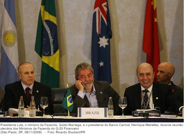 Presidente Lula, o ministro da Fazenda, Guido Mantega, e o presidente do Banco Central, Henrique Meirelles, durante reunião plenária dos Ministros da Fazenda do G-20 Financeiro.