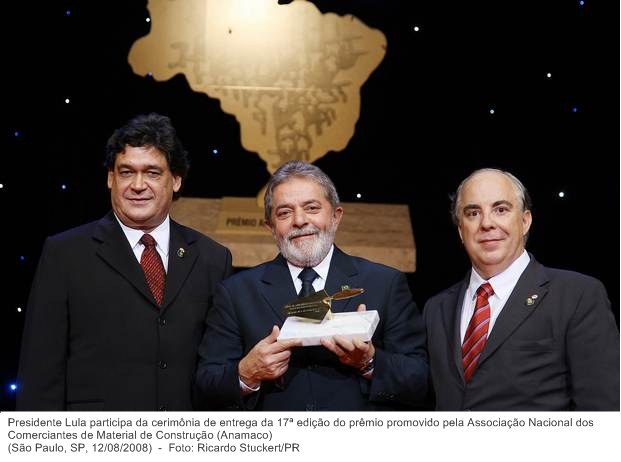 Presidente Lula participa da cerimônia de entrega da 17ª edição do prêmio promovido pela Associação Nacional dos Comerciantes de Material de Construção (Anamaco).