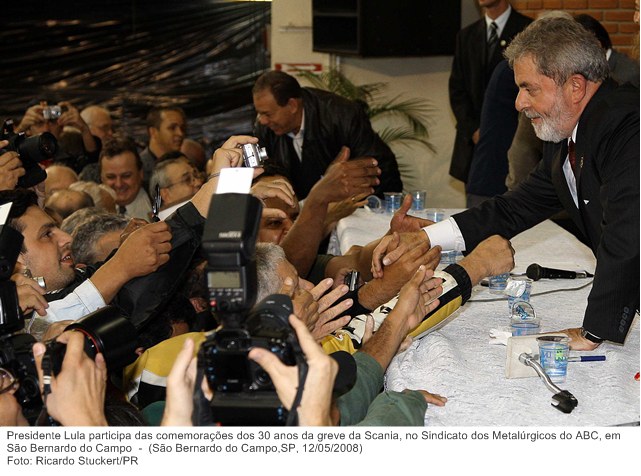 Presidente Lula participa das comemorações dos 30 anos da greve da Scania, no Sindicato dos Metalúrgicos do ABC, em São Bernardo do Campo.
