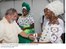 Presidente Lula recebe fita do Senhor do Bonfim, em Lauro de Freitas-BA.