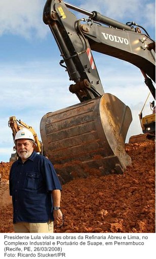 Presidente Lula visita as obras da Refinaria Abreu e Lima, no Complexo Industrial e Portuário de Suape, em Pernambuco.
