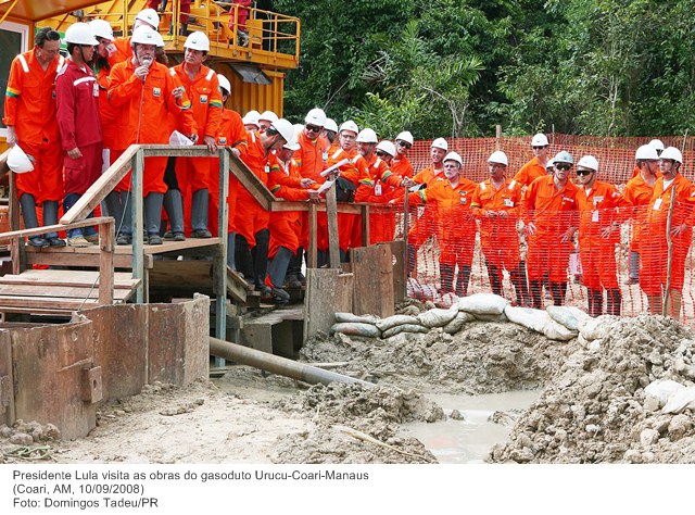 Presidente Lula visita as obras do gasoduto Urucu-Coari-Manaus.