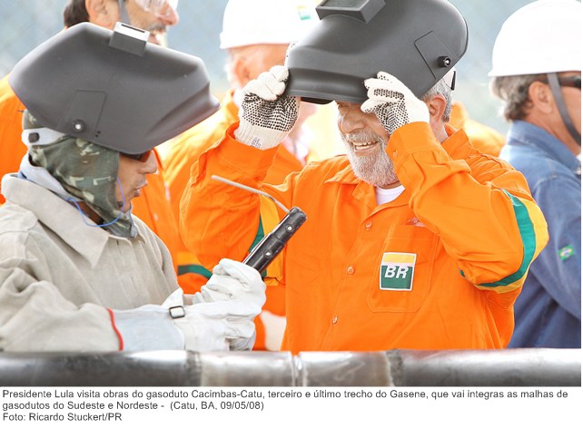 Presidente Lula visita obras do gasoduto Cacimbas-Catu, terceiro e último trecho do Gasene, que vai integras as malhas de gasodutos do Sudeste e Nordeste.