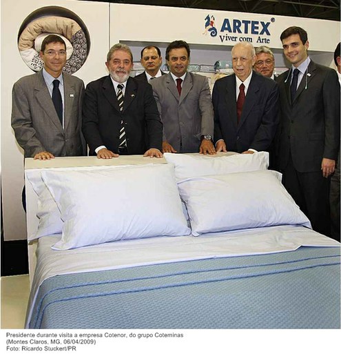 Presidente durante visita a empresa Cotenor, do grupo Coteminas.