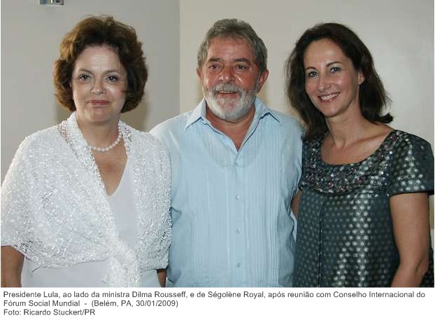 Presidente Lula, ao lado de Ségolène Royal, após reunião com Conselho Internacional do Fórum Social Mundial 
