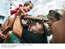 Presidente Lula com populares durante viagem a Aquidauana.