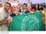 Presidente Lula com populares durante visita ao Centro de Referência de Promoção da Igualdade.