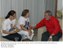 Presidente Lula conversa com a senhora Nair A. Mattos, mãe do Vice-Presidente do PTPE, Manoel Mattos, e a viúva Alcione Almeida de Lima.