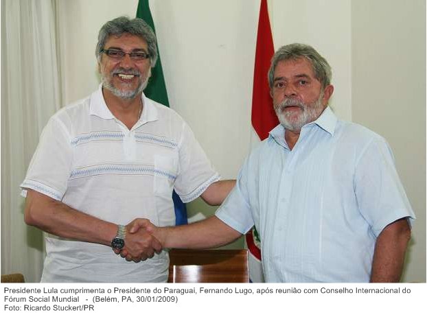 Presidente Lula cumprimenta o Presidente do Paraguai, Fernando Lugo, após reunião com Conselho Internacional do Fórum Social Mundial.