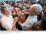 Presidente Lula cumprimenta populares durante inauguração e anúncio de construção de unidades habitacionais do programa Minha Casa, Minha Vida (2).