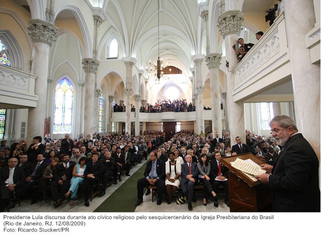 Presidente Lula discursa durante ato cívico religioso pelo sesquicentenário da Igreja Presbiteriana do Brasil.