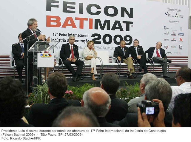 Presidente Lula discursa durante cerimônia de abertura da 17ª Feira Internacional da Indústria da Construção (Feicon Batimat 2009).