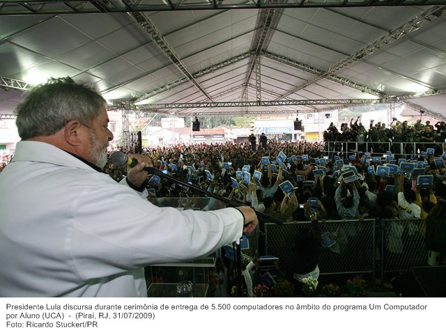 Presidente Lula discursa durante cerimônia de entrega de 5.500 computadores no âmbito do programa Um Computador por Aluno (UCA).