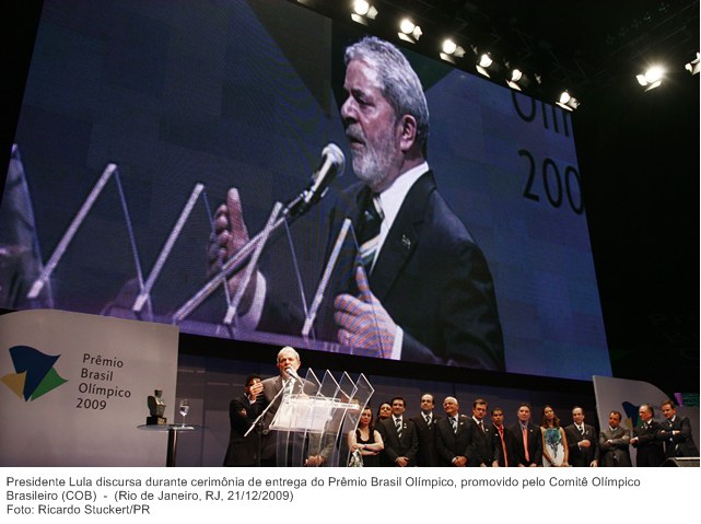 Presidente Lula discursa durante cerimônia de entrega do Prêmio Brasil Olímpico, promovido pelo Comitê Olímpico Brasileiro (COB).
