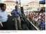 Presidente Lula discursa durante cerimônia de inauguração da Escola Estadual Luiz Carlos da Vila, na comunidade de Manguinhos.