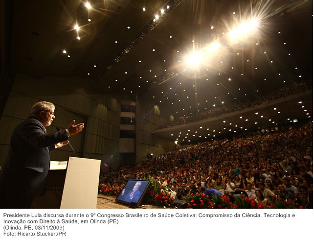 Presidente Lula discursa durante o 9º Congresso Brasileiro de Saúde Coletiva Compromisso da Ciência, Tecnologia e Inovação com Direito à Saúde, em Olinda (PE).