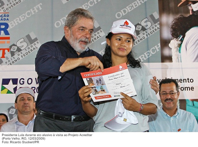 Presidente Lula durante ato alusivo à visita ao Projeto Acreditar (2).