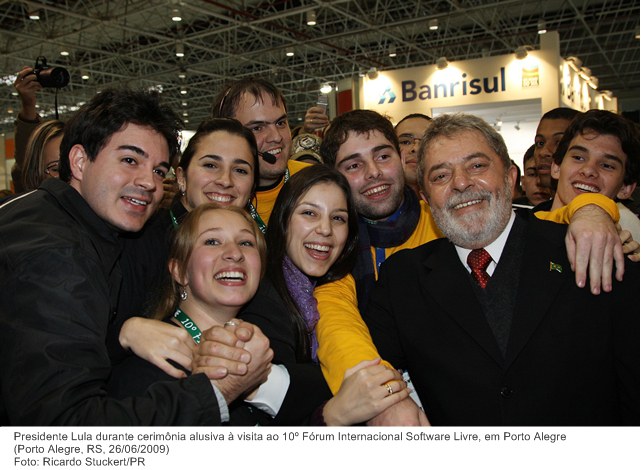 Presidente Lula durante cerimônia alusiva à visita ao 10º Fórum Internacional Software Livre, em Porto Alegre (4).