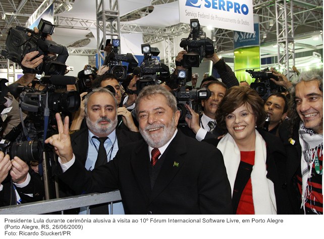Presidente Lula durante cerimônia alusiva à visita ao 10º Fórum Internacional Software Livre, em Porto Alegre.