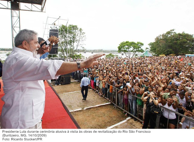 Presidente Lula durante cerimônia alusiva à visita às obras de revitalização do Rio São Francisco.