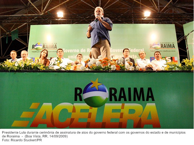 Presidente Lula durante cerimônia de assinatura de atos do governo federal com os governos do estado e de municípios de Roraima (5).