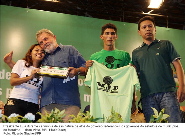 Presidente Lula durante cerimônia de assinatura de atos do governo federal com os governos do estado e de municípios de Roraima (6).