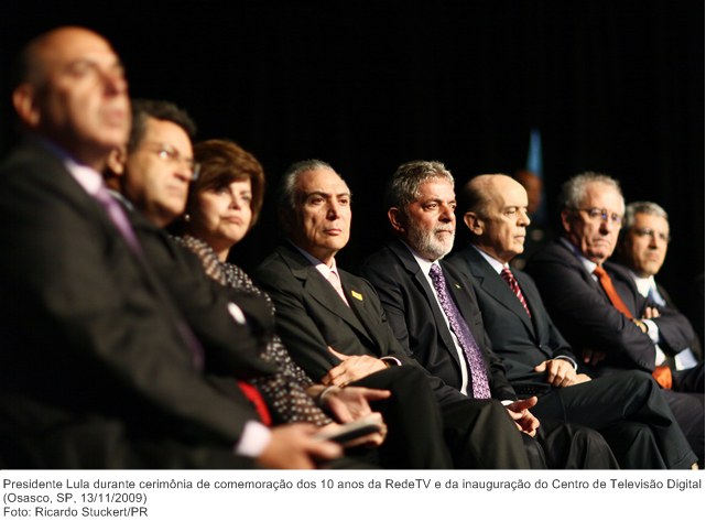 Presidente Lula durante cerimônia de comemoração dos 10 anos da RedeTV e da inauguração do Centro de Televisão Digital.
