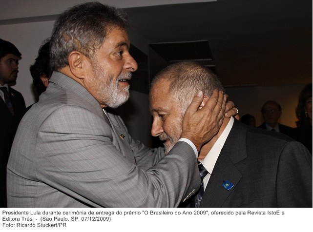 Presidente Lula durante cerimônia de entrega do prêmio O Brasileiro do Ano 2009, oferecido pela Revista IstoÉ e Editora Três (3).