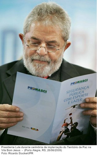 Presidente Lula durante cerimônia de implantação do Território de Paz na Vila Bom Jesus.