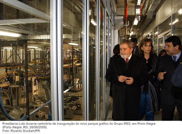Presidente Lula durante cerimônia de inauguração do novo parque gráfico do Grupo RBS, em Porto Alegre (3).