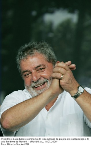 Presidente Lula durante cerimônia de inauguração do projeto de reurbanização da orla litorânea de Maceió.