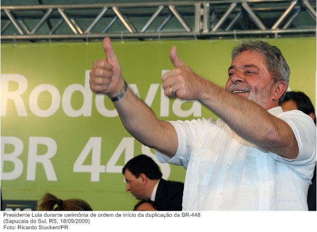 Presidente Lula durante cerimônia de ordem de início da duplicação da BR-448 (2).