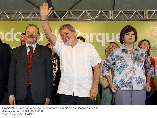 Presidente Lula durante cerimônia de ordem de início da duplicação da BR-448.