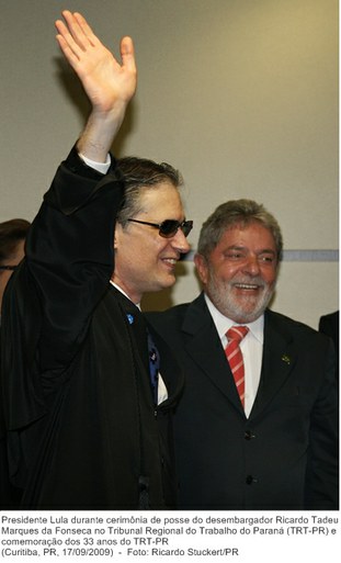 Presidente Lula durante cerimônia de posse do desembargador Ricardo Tadeu Marques da Fonseca no Tribunal Regional do Trabalho do Paraná (TRT-PR).
