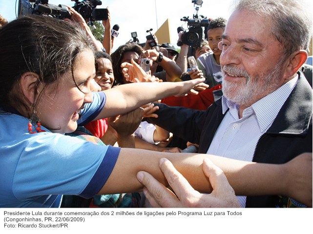 Presidente Lula durante comemoração dos 2 milhões de ligações pelo Programa Luz para Todos (2).