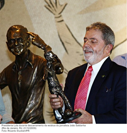 Presidente Lula durante descerramento da estátua do jornalista João Saldanha (2).