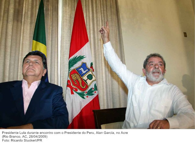 Presidente Lula durante encontro com o Presidente do Peru, Alan García, no Acre (2).