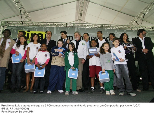 Presidente Lula durante entrega de 5.500 computadores no âmbito do programa Um Computador por Aluno (UCA).