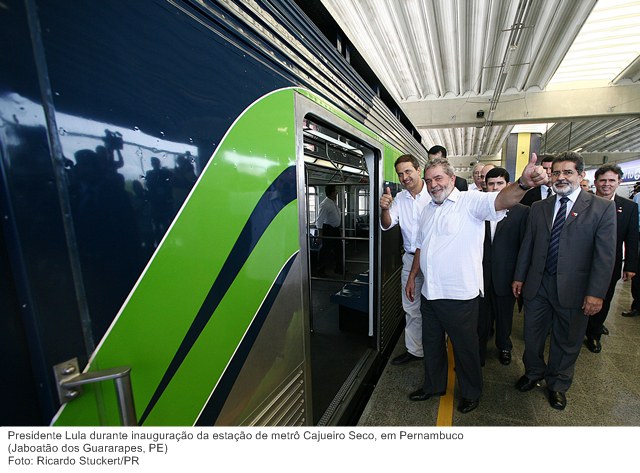 Presidente Lula durante inauguração da estação de metrô Cajueiro Seco, em Pernambuco.