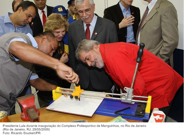 Presidente Lula durante inauguração do Complexo Poliesportivo de Manguinhos, no Rio de Janeiro.