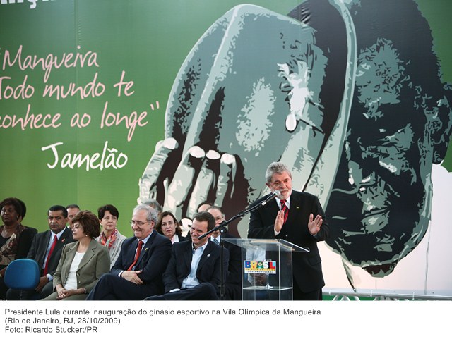 Presidente Lula durante inauguração do ginásio esportivo na Vila Olímpica da Mangueira.
