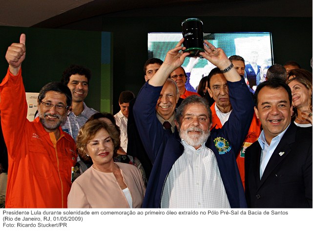 Presidente Lula durante solenidade em comemoração ao primeiro óleo extraído no Pólo Pré-Sal da Bacia de Santos (3).